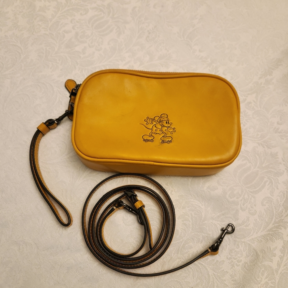 Coach X Disney Mickey Clutch/Crossbody bag🌼PRICE FIRM